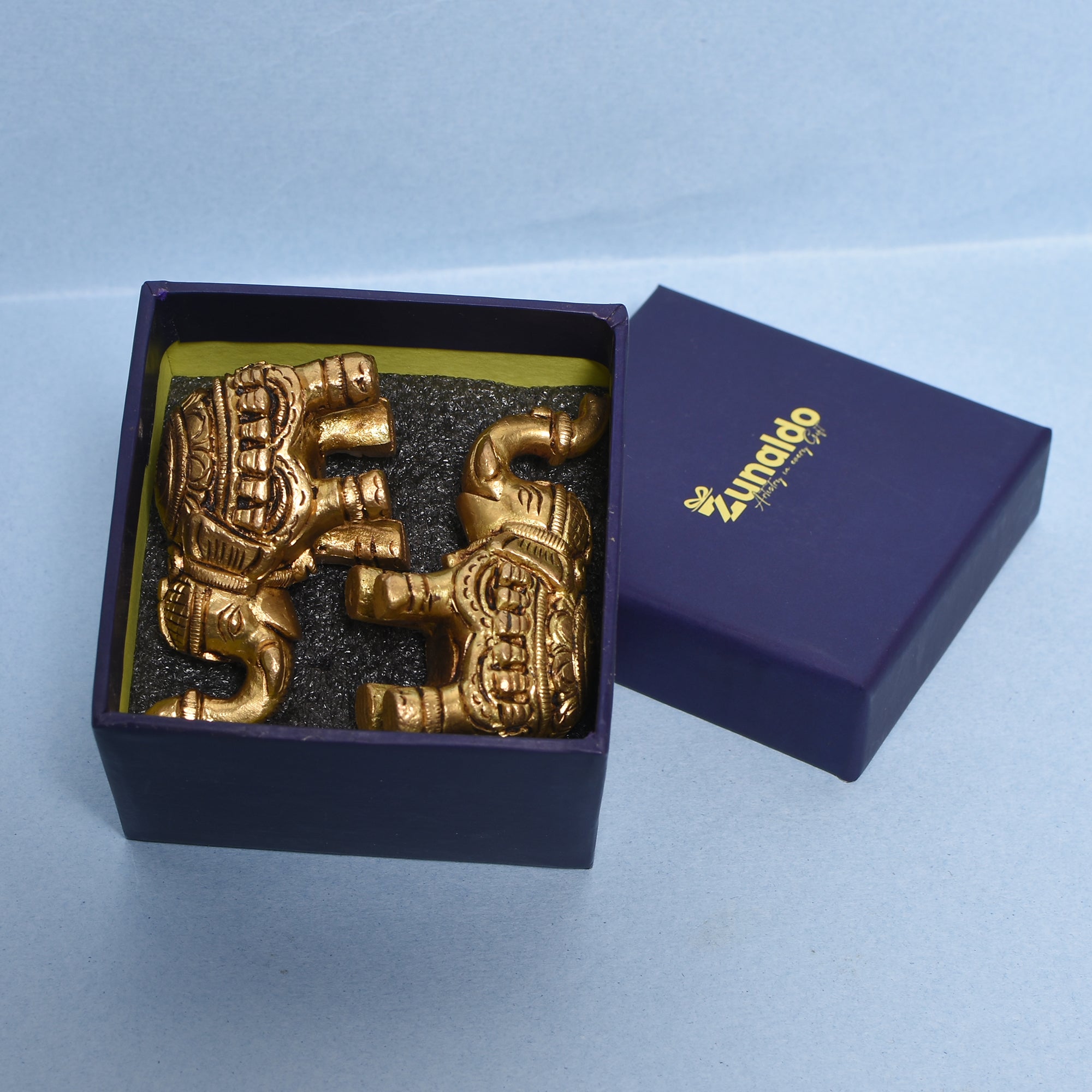 ELEPHANT CARVED TRUNK UP Size : 3.75x1.5x2In