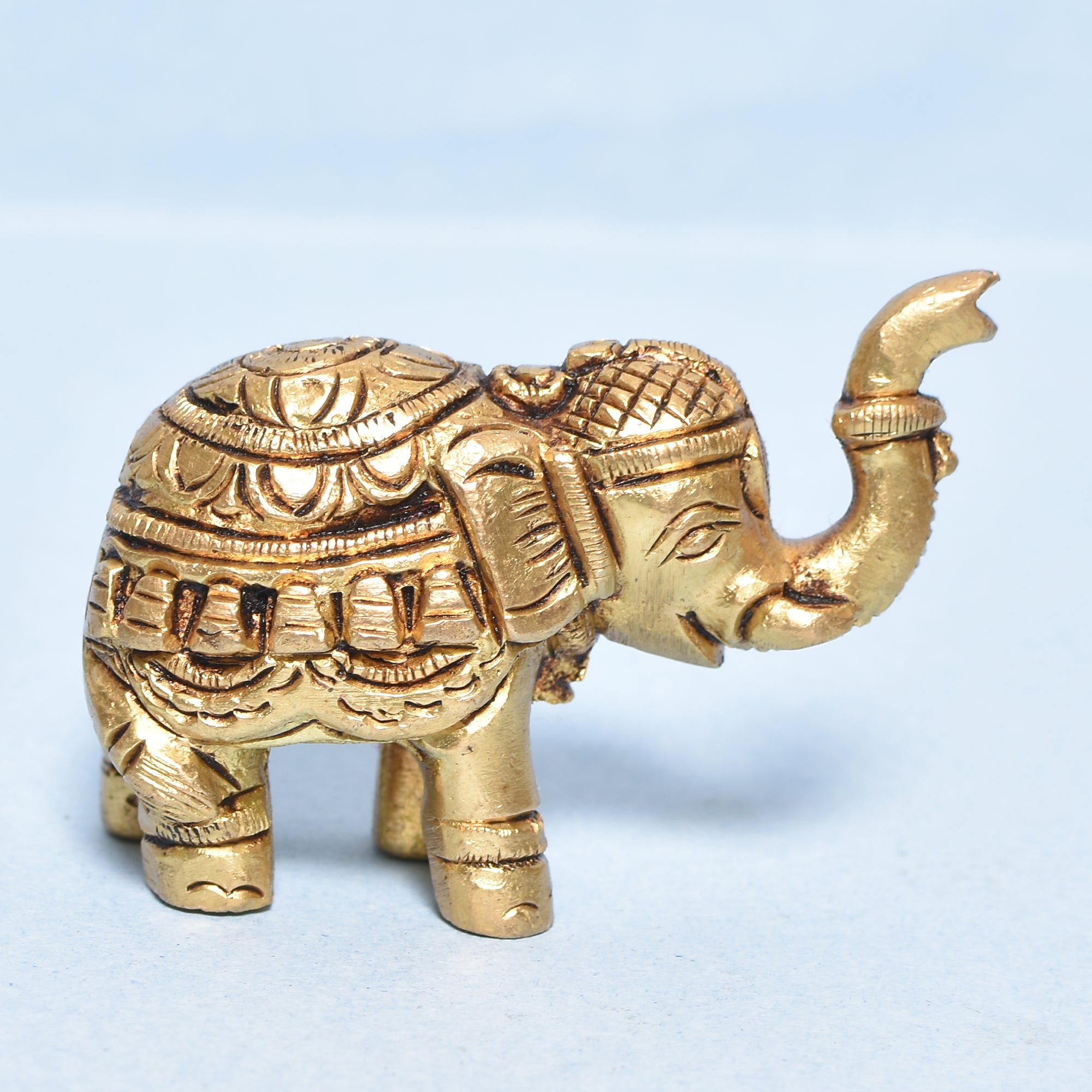 ELEPHANT CARVED TRUNK UP Size : 3.75x1.5x2In