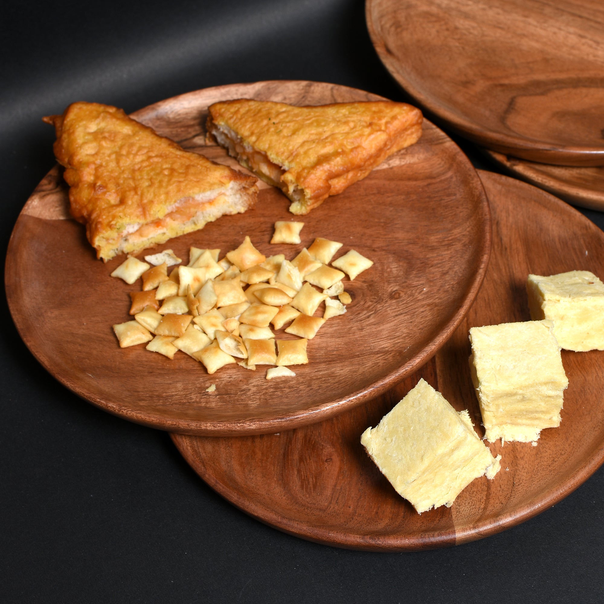 Artisanal Wooden Plate Set – Natural Grain Finish 8 (INCH) SET OF 4