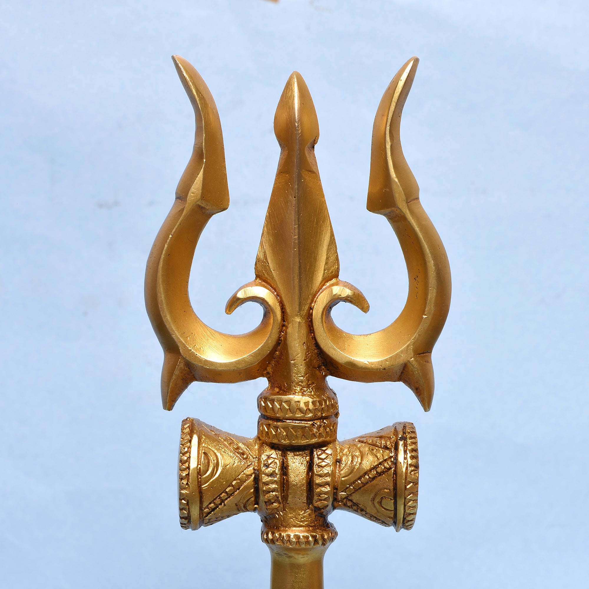 GOLDEN TRISHUL W/DAMROO ON RD FLOWER CARVED Size-5.25"