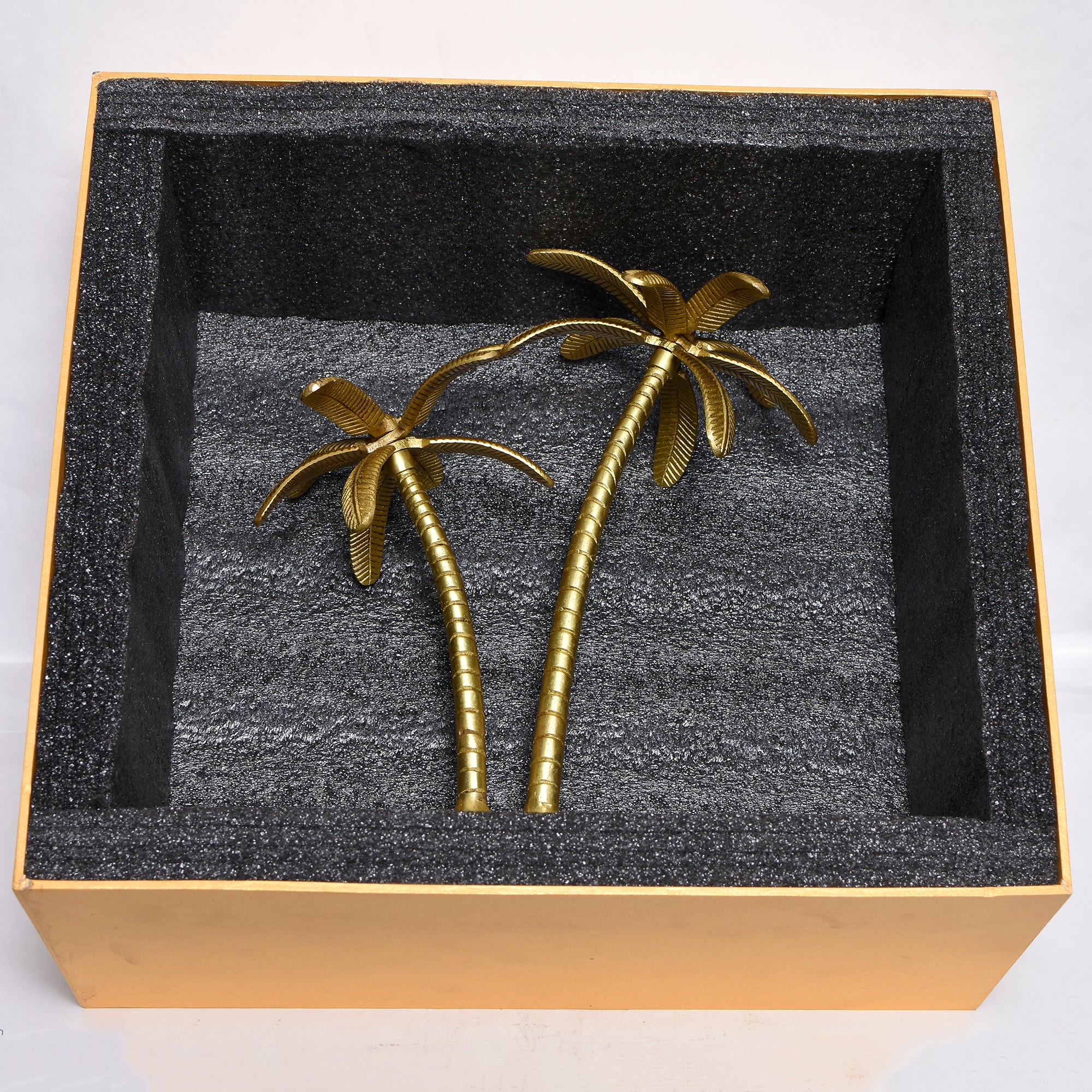 BRASS PALM TREES ON RD BASE FINE Size : 9.5 IN